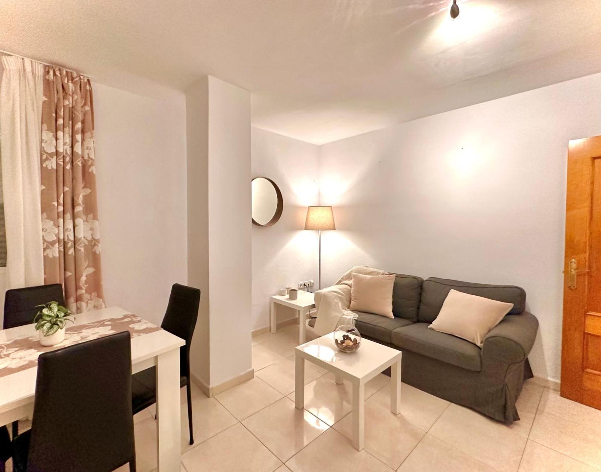 Apartamentos J&K 托雷莫利诺斯 外观 照片