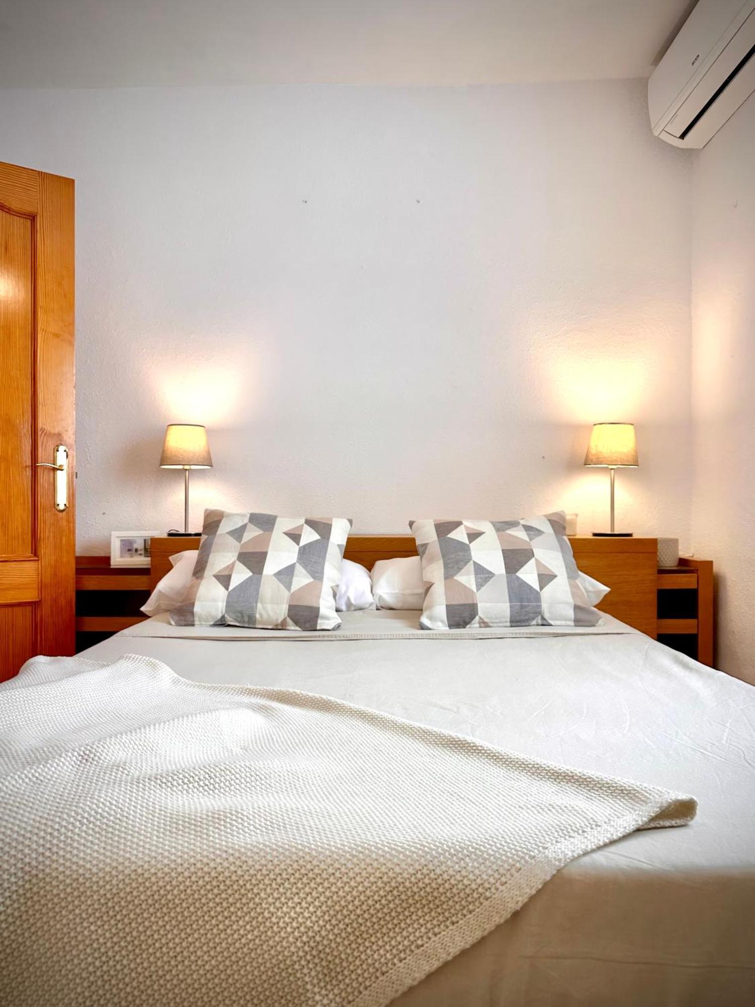 Apartamentos J&K 托雷莫利诺斯 外观 照片
