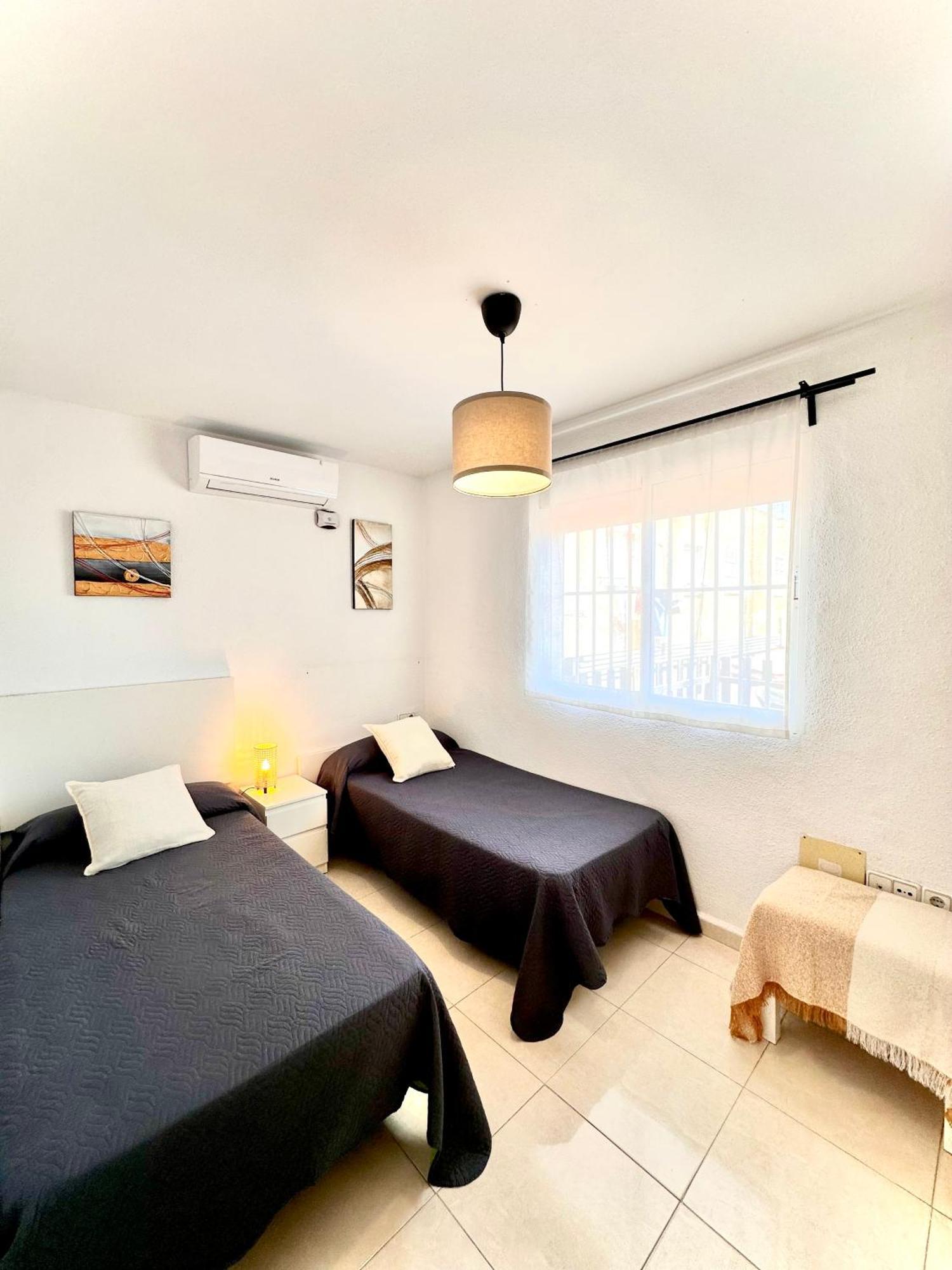 Apartamentos J&K 托雷莫利诺斯 外观 照片
