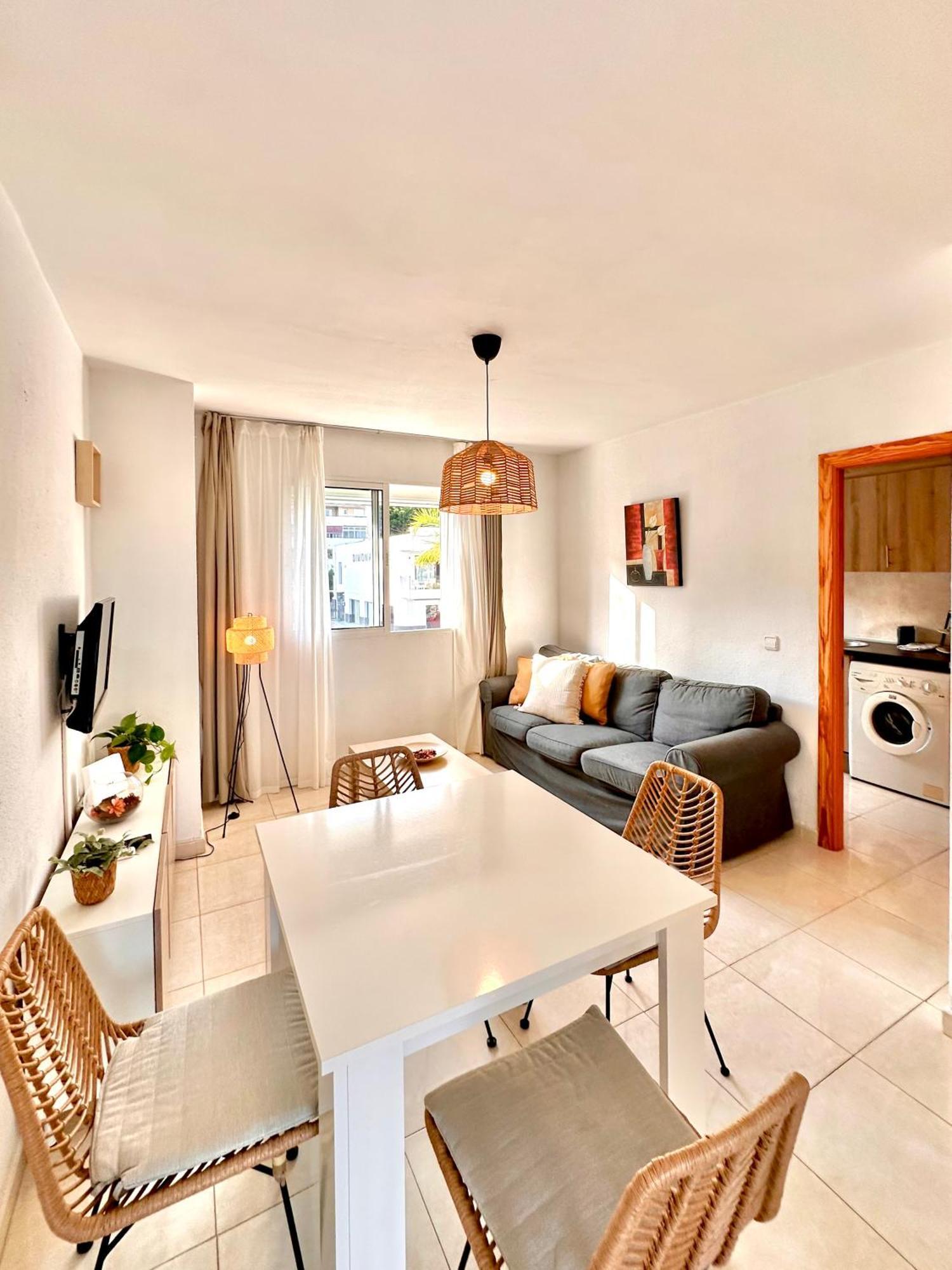 Apartamentos J&K 托雷莫利诺斯 外观 照片
