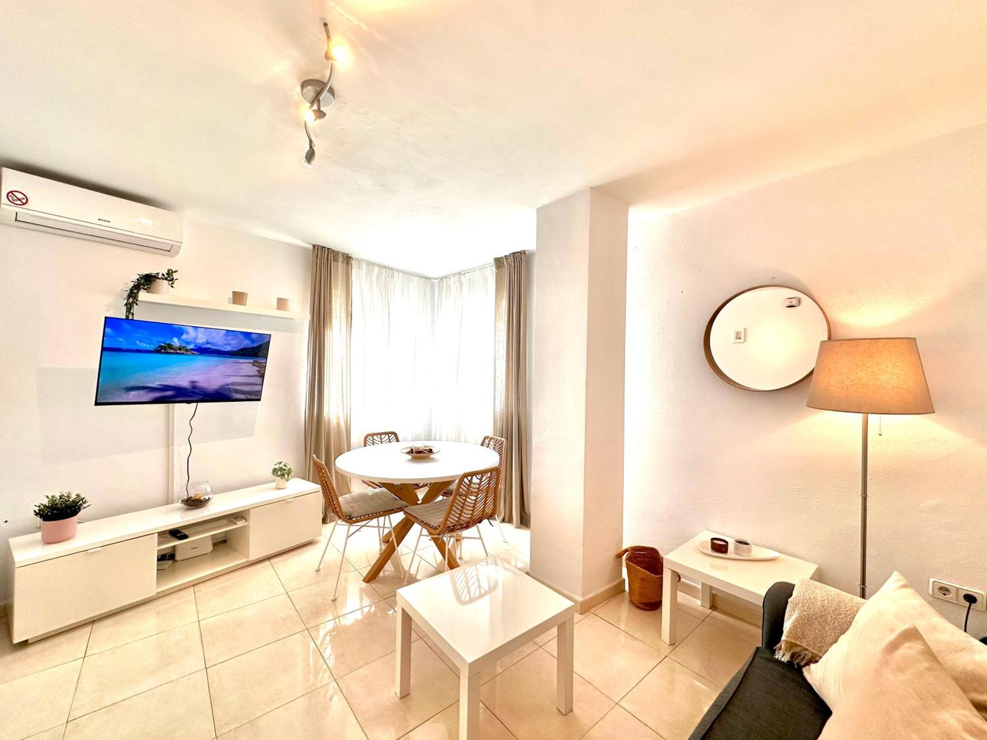 Apartamentos J&K 托雷莫利诺斯 外观 照片